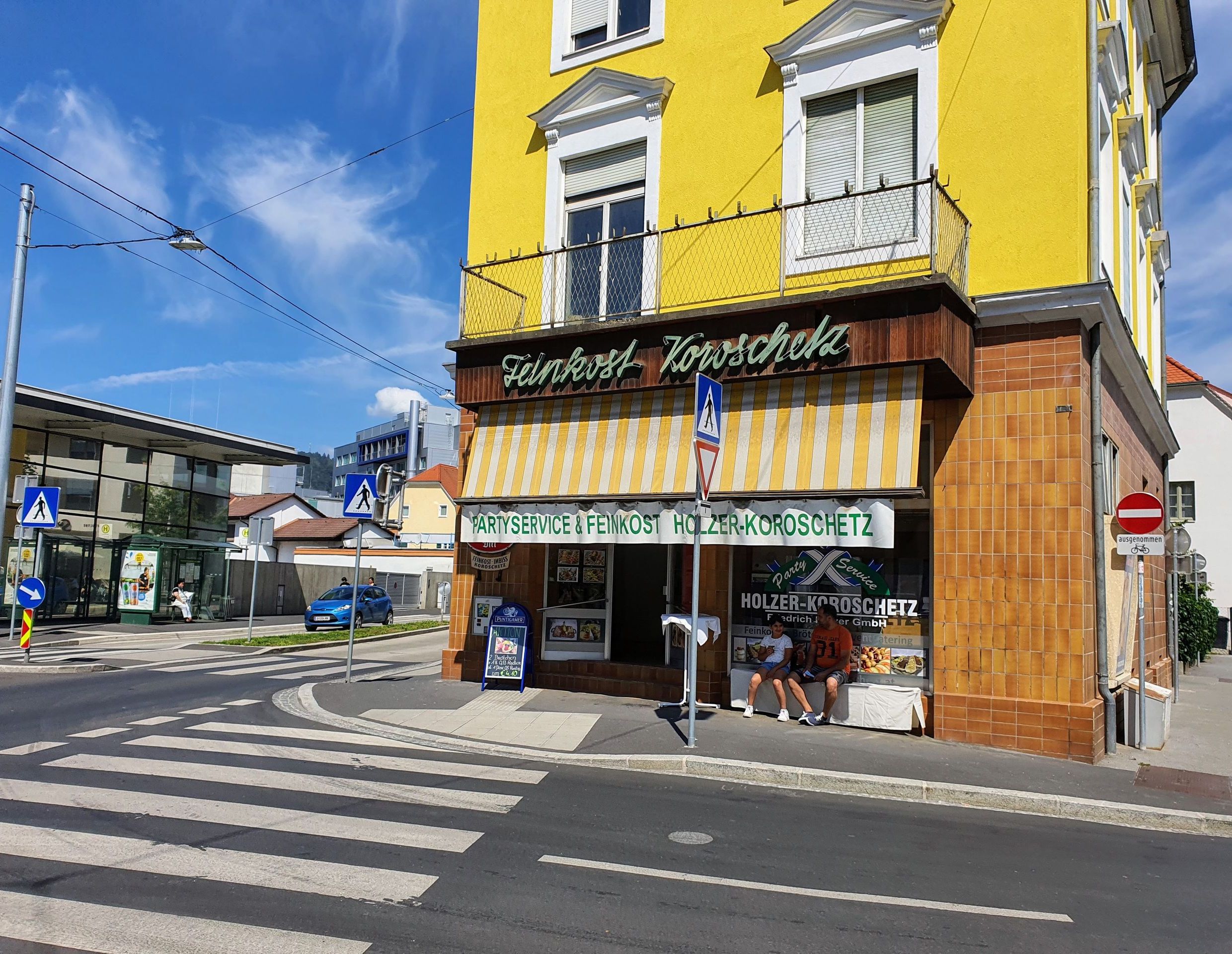 Außen Ansicht Geschäfts Portal - Haupteingang