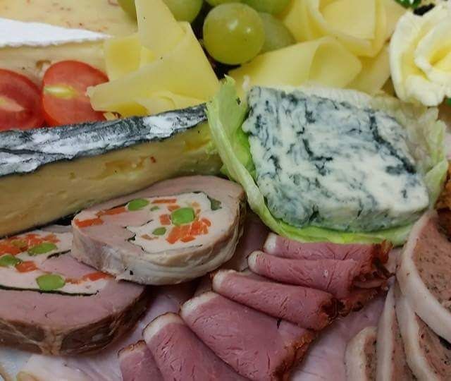 Exklusive Aufschnittplatte mit Käse