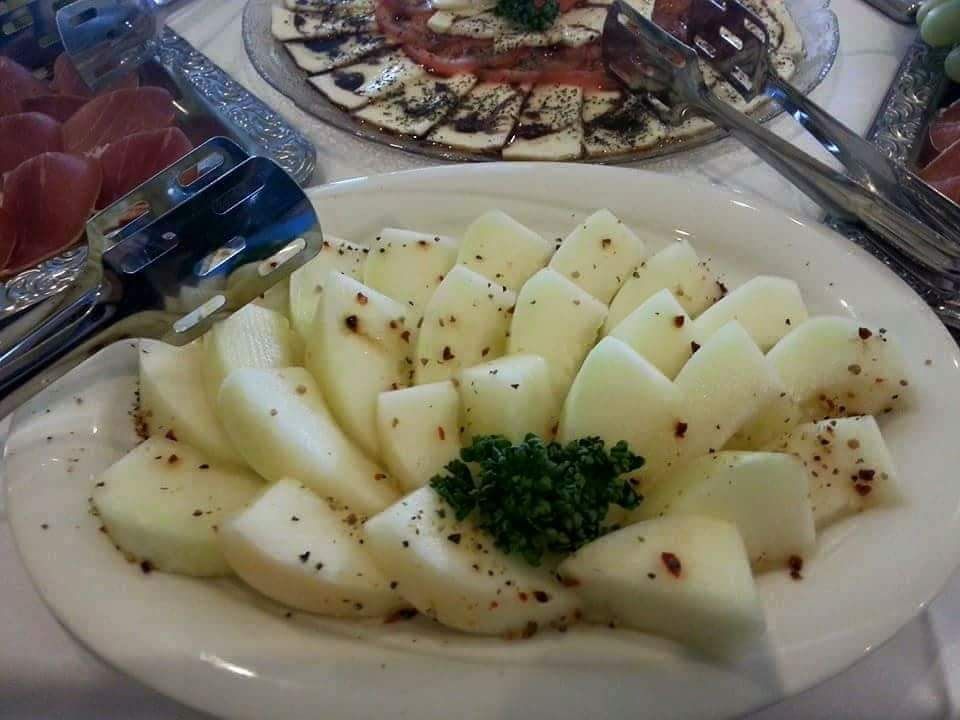 Platte mit Zuckermelonen Spalten 