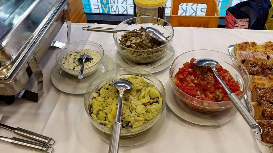 Rustikales Buffet mit Salatauswahl 